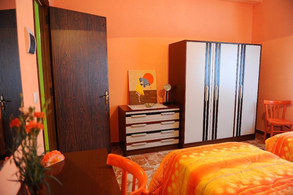 B&B Antoclo Di Concas Angela Margherita Villacidro ภายนอก รูปภาพ