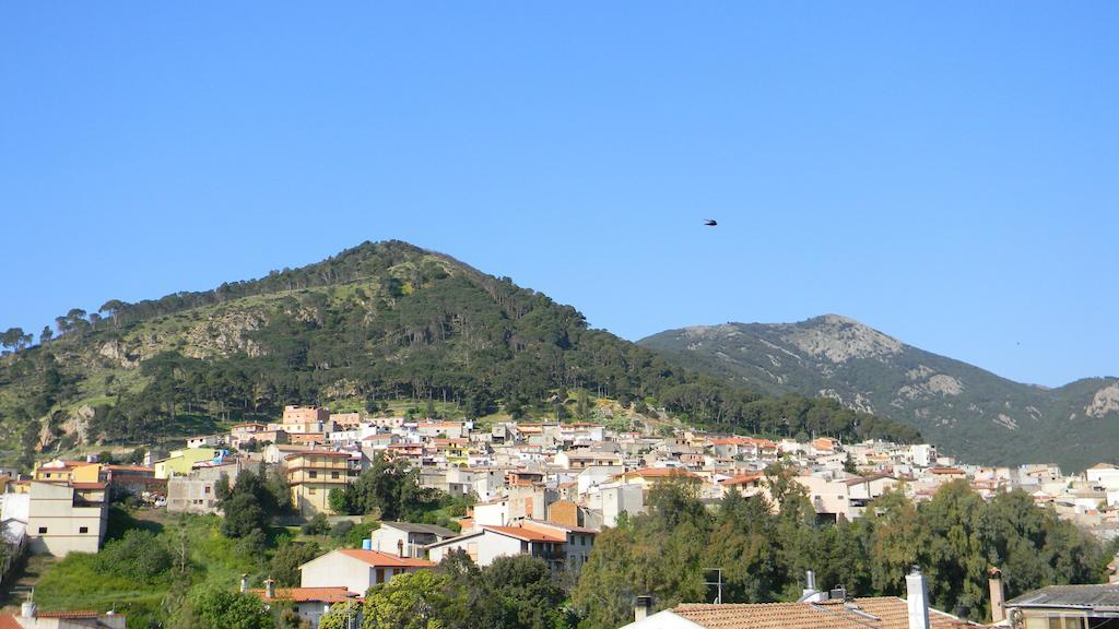 B&B Antoclo Di Concas Angela Margherita Villacidro ภายนอก รูปภาพ